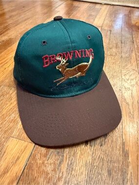 Vintage Browning Men’s Green Cap with Buck